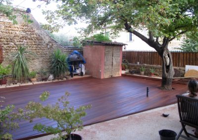 Terrasse extérieur bois érotique - Domazan